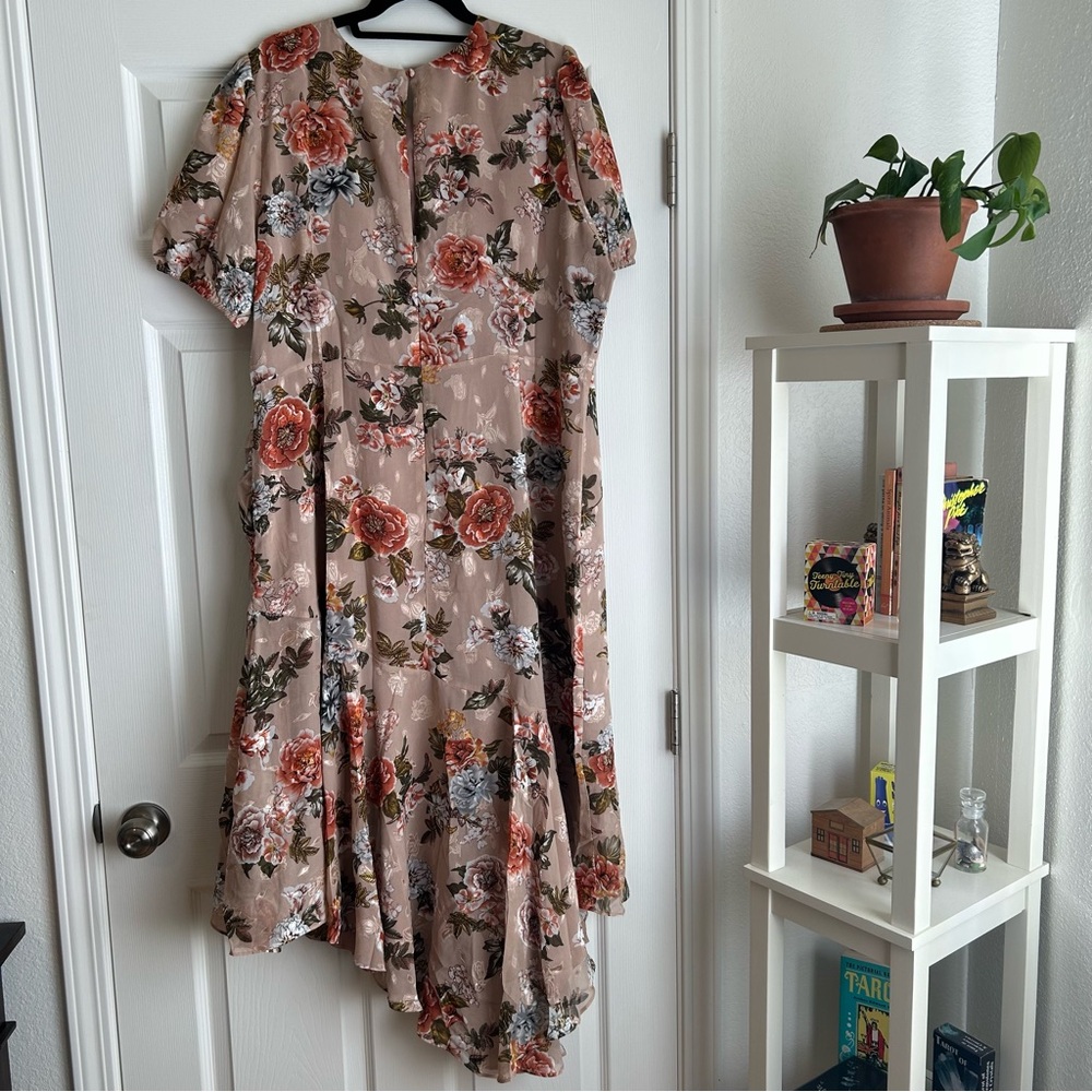 Sugarlips Beige Floral Maxi Dress with Coral & Green Accents - Picture 5 of 6